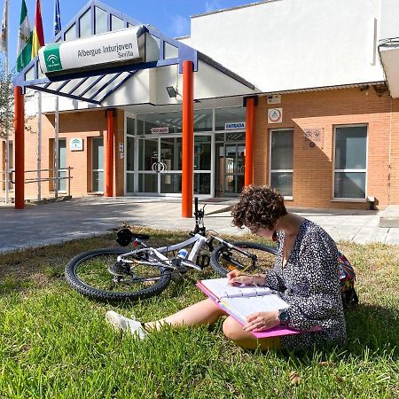 Albergue Inturjoven Sevilla المظهر الخارجي الصورة