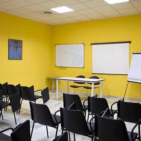 Albergue Inturjoven Sevilla المظهر الخارجي الصورة