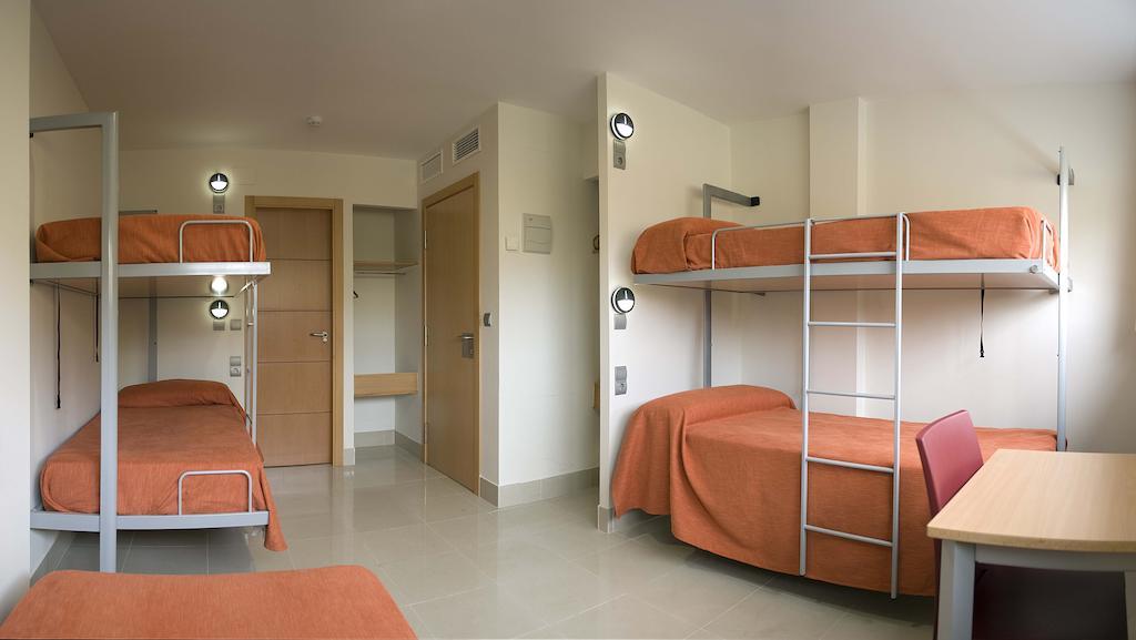 Albergue Inturjoven Sevilla الغرفة الصورة